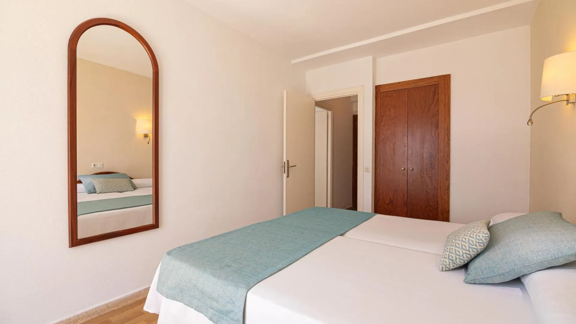 Hotel Js Sol De Can Picafort - Adults Only